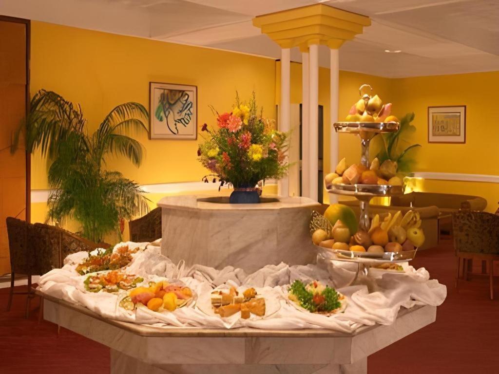 Hotel Ruposhi Bangla Ντάκα Εξωτερικό φωτογραφία
