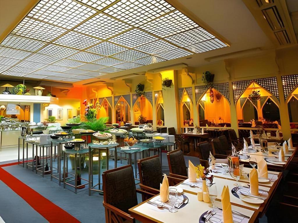 Hotel Ruposhi Bangla Ντάκα Εξωτερικό φωτογραφία