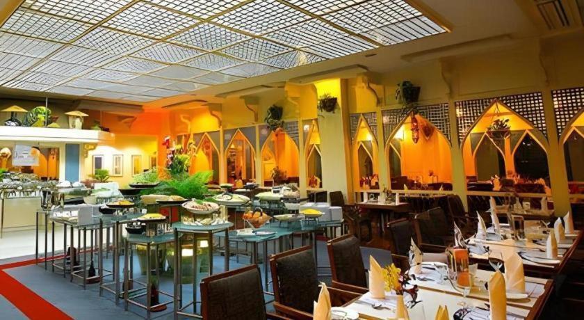 Hotel Ruposhi Bangla Ντάκα Εξωτερικό φωτογραφία