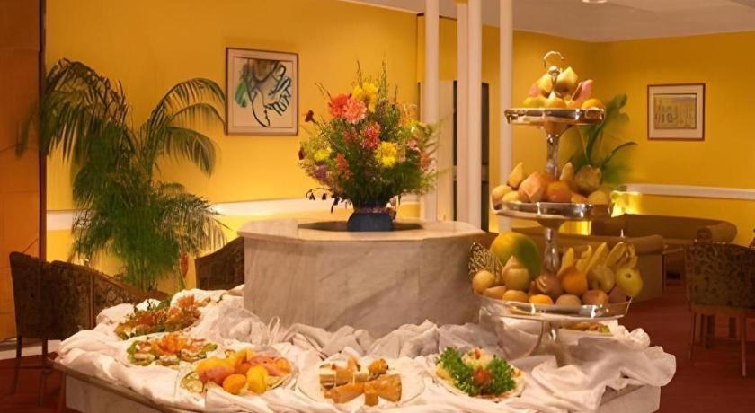 Hotel Ruposhi Bangla Ντάκα Εξωτερικό φωτογραφία