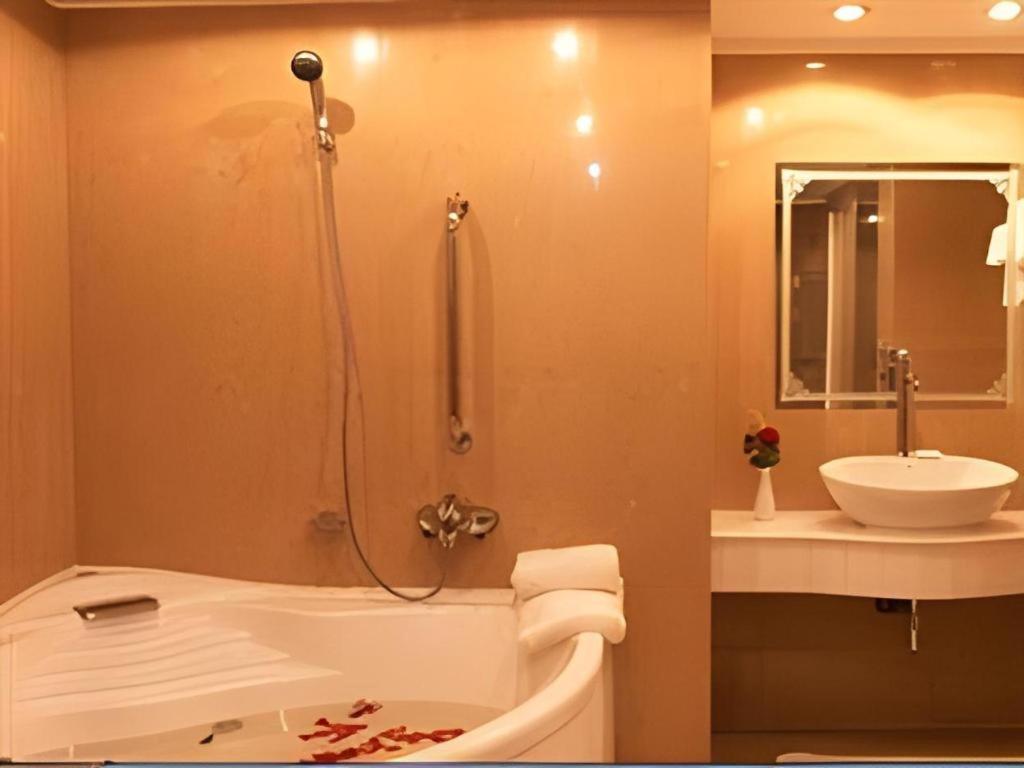 Hotel Ruposhi Bangla Ντάκα Εξωτερικό φωτογραφία